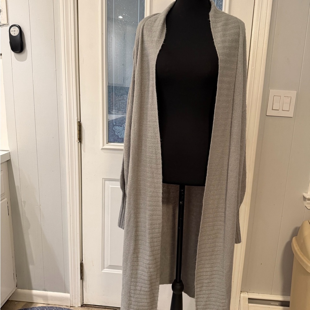 Elegant Gray Women's Cardigan